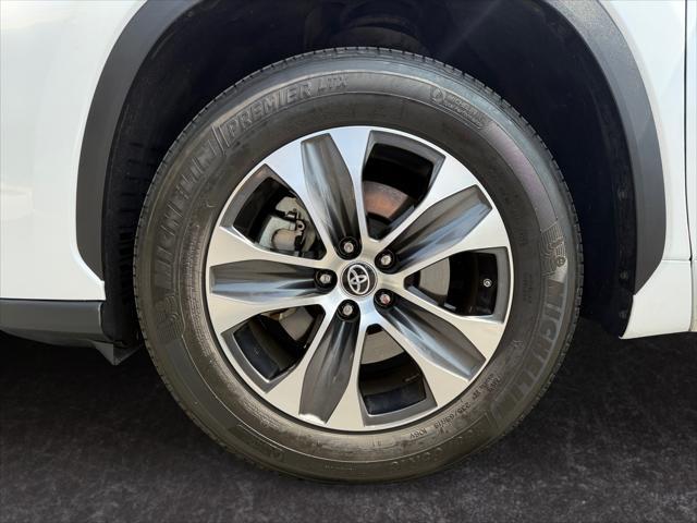 used 2023 Toyota Highlander car, priced at $37,999
