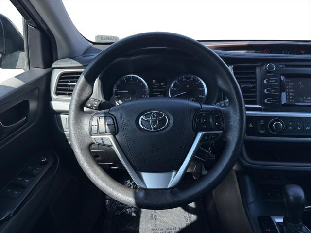 used 2019 Toyota Highlander car, priced at $25,499