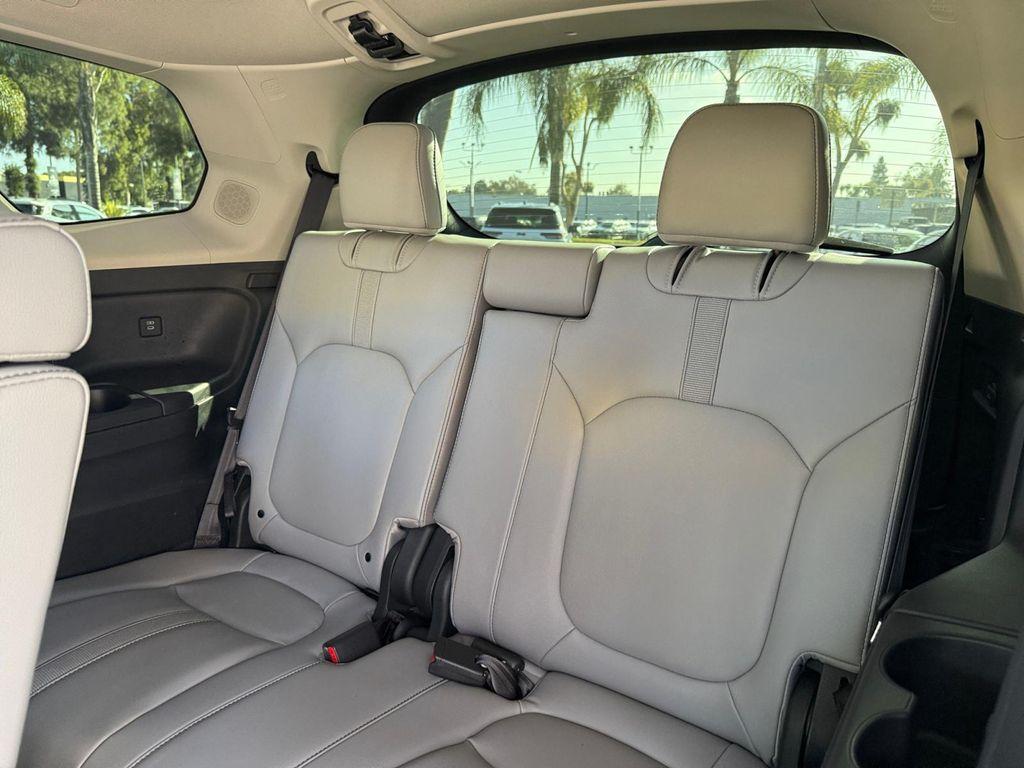 used 2025 Honda Pilot car, priced at $41,699