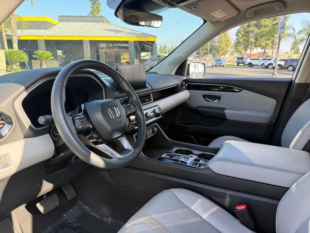 used 2025 Honda Pilot car, priced at $41,699
