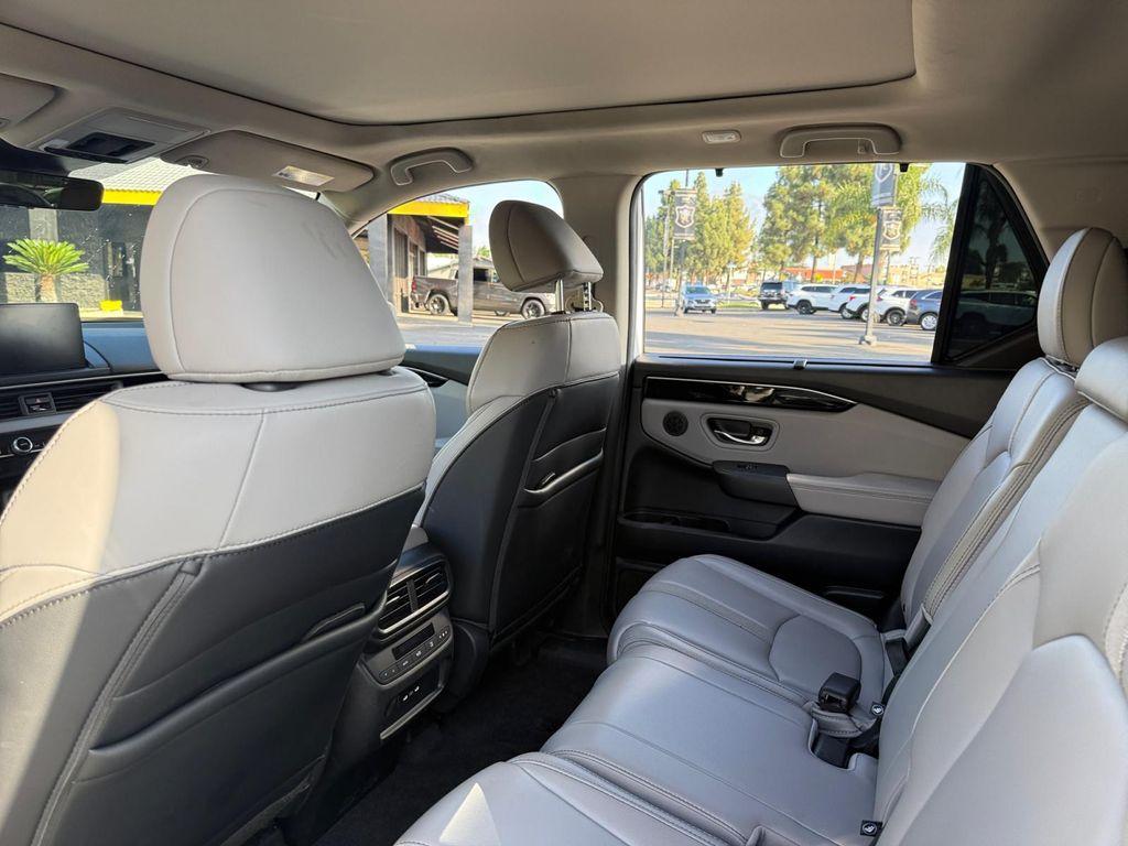 used 2025 Honda Pilot car, priced at $41,699