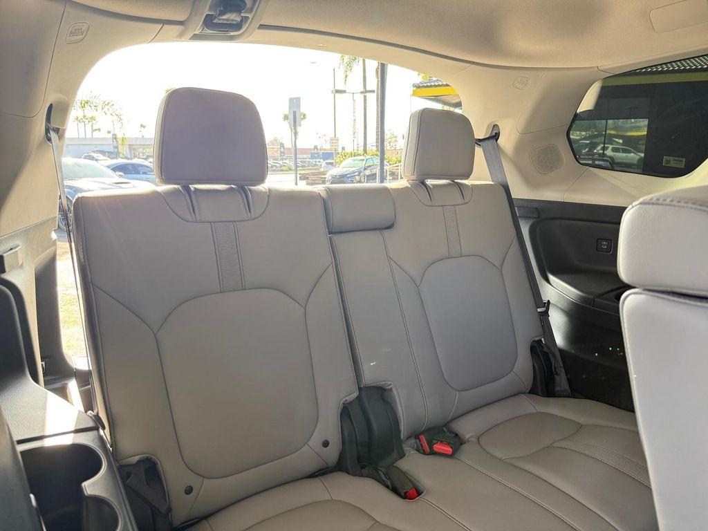 used 2025 Honda Pilot car, priced at $41,699