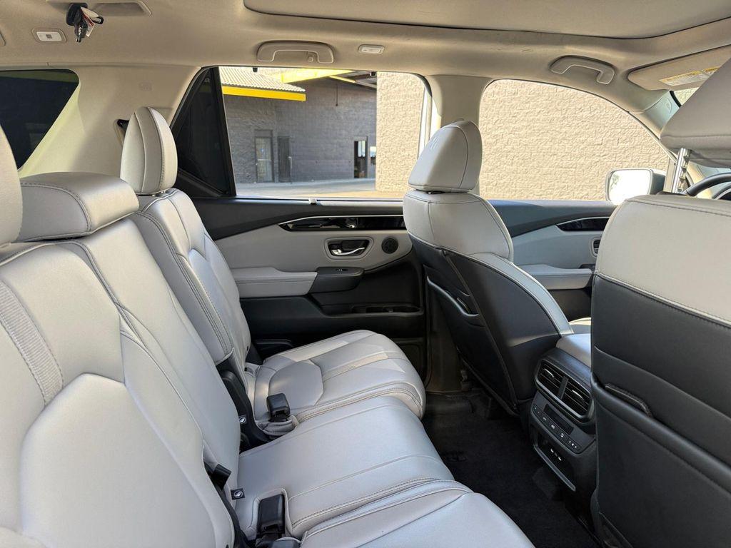 used 2025 Honda Pilot car, priced at $41,699