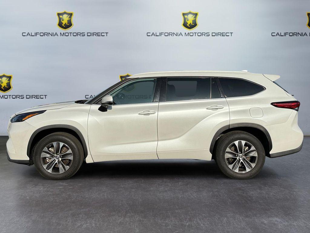 used 2022 Toyota Highlander car, priced at $33,199