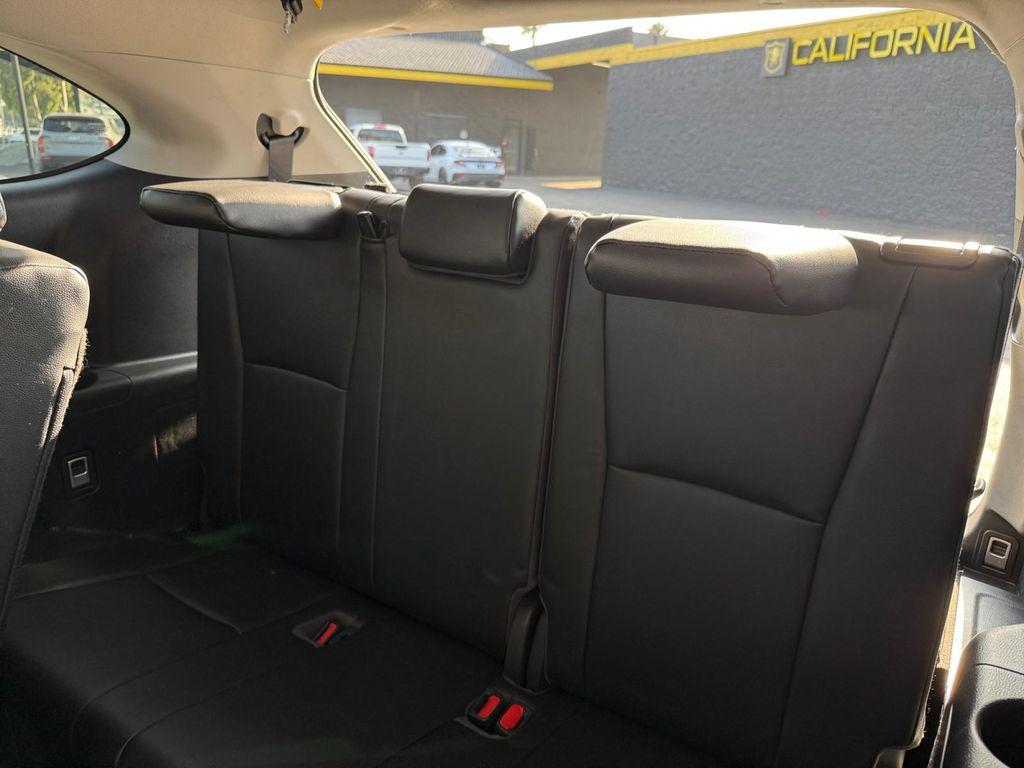 used 2022 Toyota Highlander car, priced at $33,199