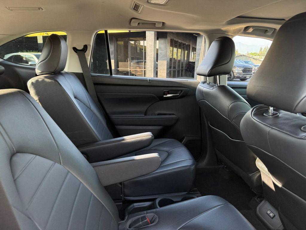 used 2022 Toyota Highlander car, priced at $33,199