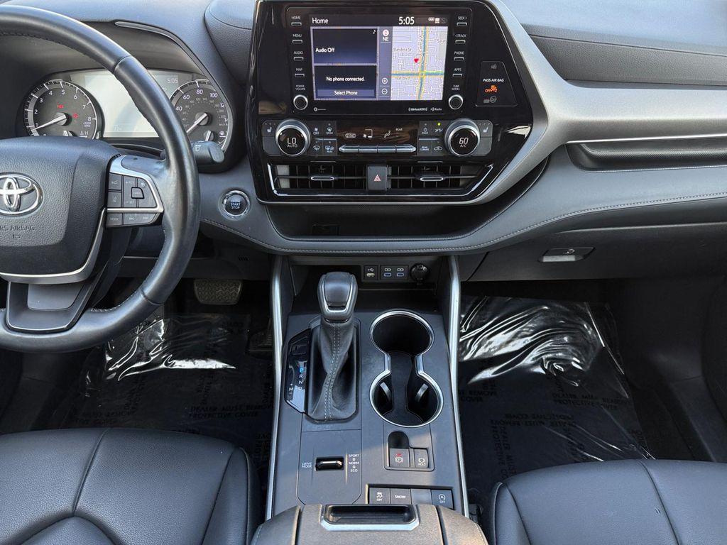 used 2022 Toyota Highlander car, priced at $33,199