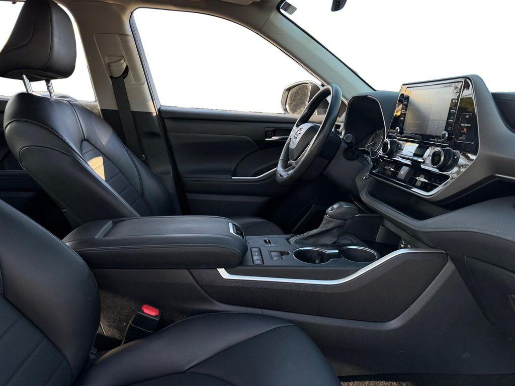 used 2022 Toyota Highlander car, priced at $33,199