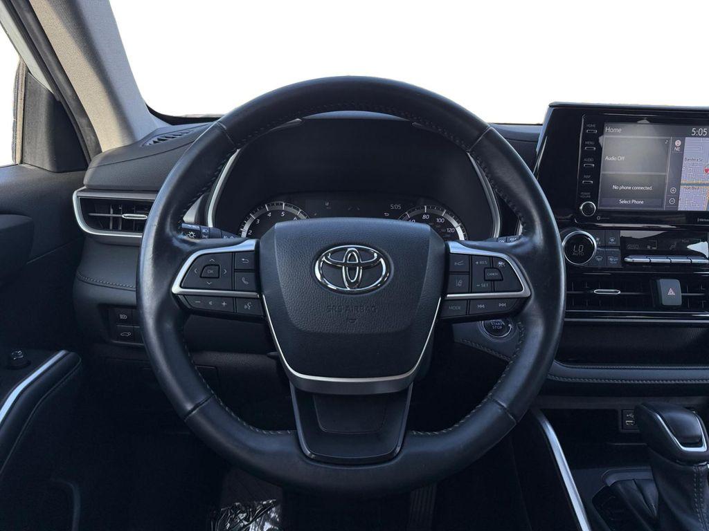 used 2022 Toyota Highlander car, priced at $33,199