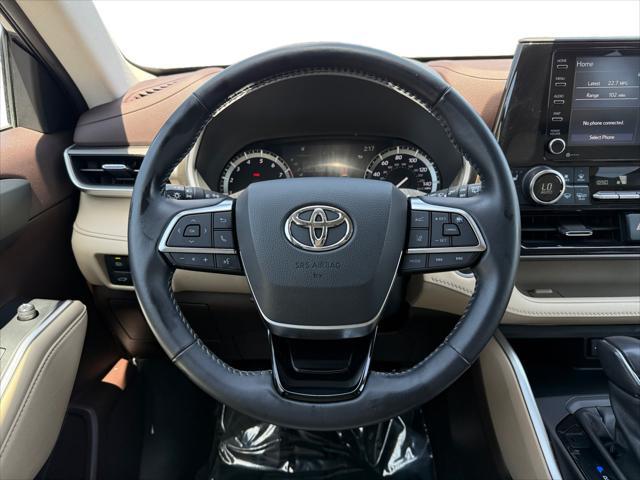 used 2021 Toyota Highlander car, priced at $33,699
