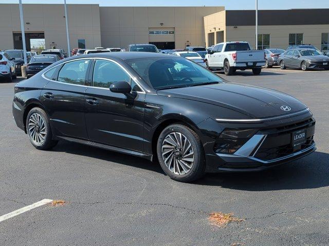 new 2024 Hyundai Sonata Hybrid car, priced at $28,114