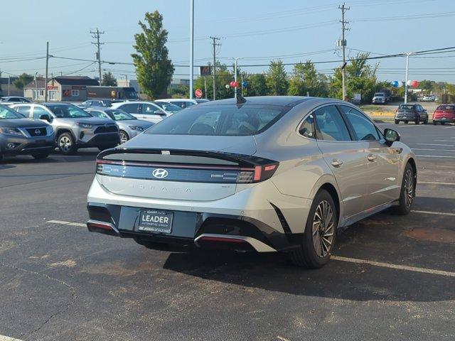 new 2025 Hyundai Sonata Hybrid car, priced at $37,531