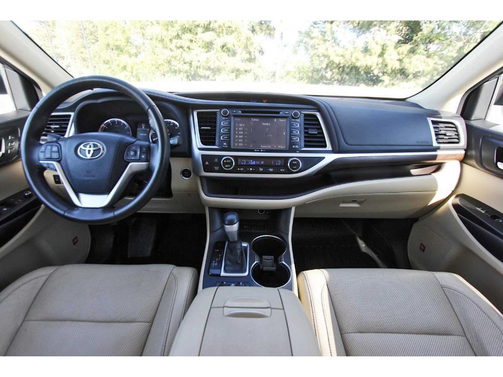 used 2015 Toyota Highlander car, priced at $17,499
