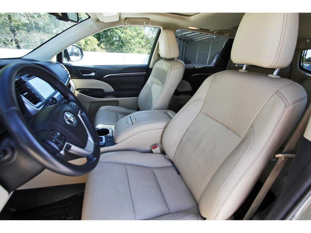 used 2015 Toyota Highlander car, priced at $17,499