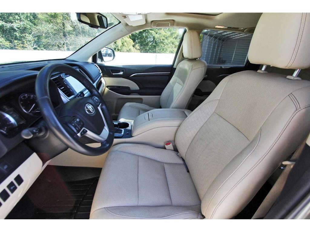 used 2015 Toyota Highlander car, priced at $17,499
