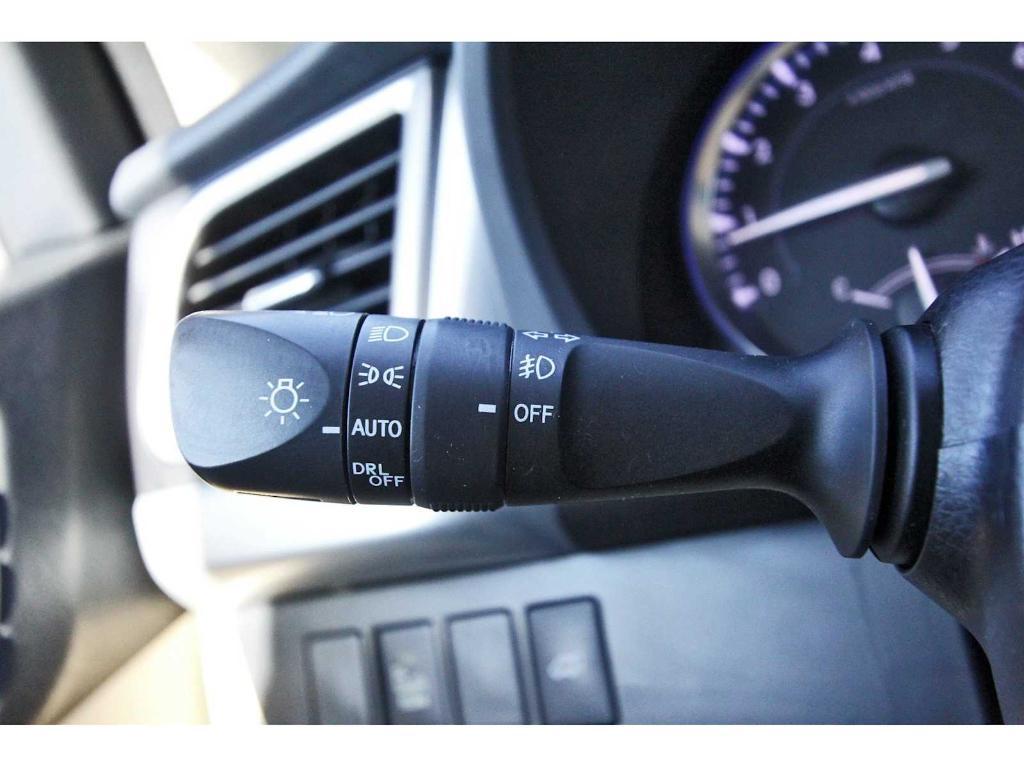 used 2015 Toyota Highlander car, priced at $17,499