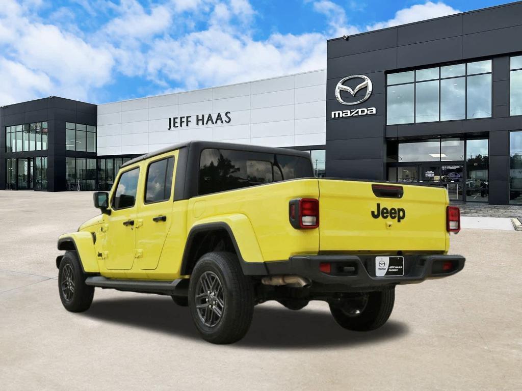 used 2024 Jeep Gladiator car, priced at $34,499