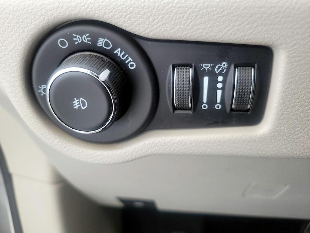 used 2021 Chrysler Pacifica car, priced at $30,998