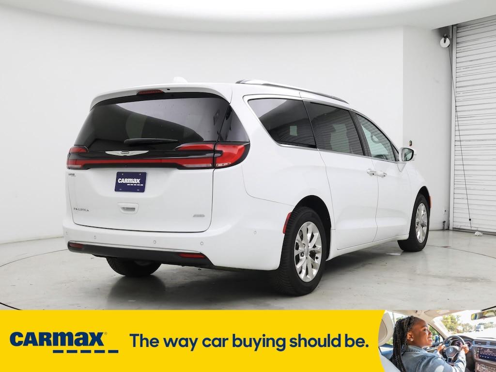 used 2021 Chrysler Pacifica car, priced at $30,998