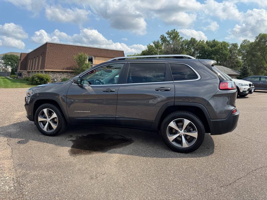 used 2020 Jeep Cherokee car, priced at $18,995