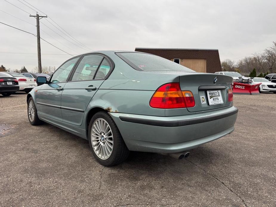 used 2002 BMW 325 car, priced at $2,700