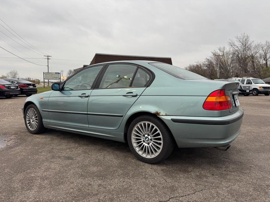 used 2002 BMW 325 car, priced at $2,700