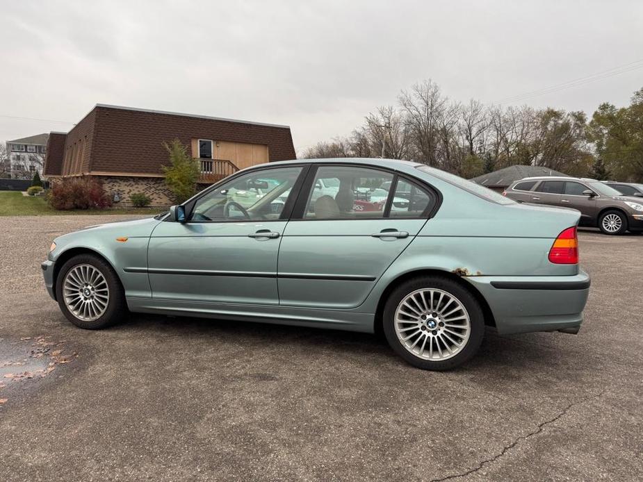 used 2002 BMW 325 car, priced at $2,700