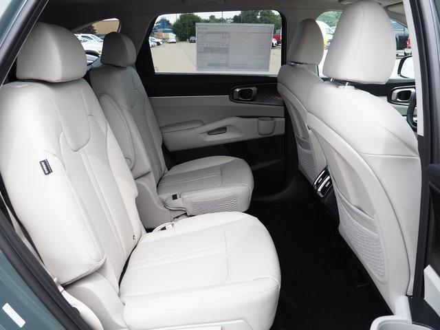 new 2025 Kia Sorento Hybrid car, priced at $43,630