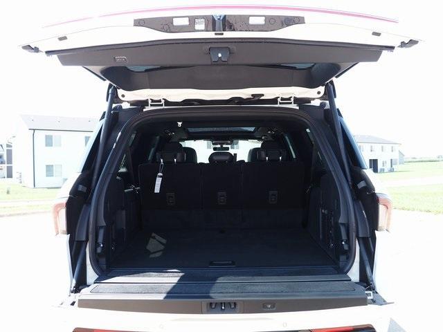 new 2025 Lincoln Navigator L car, priced at $106,486