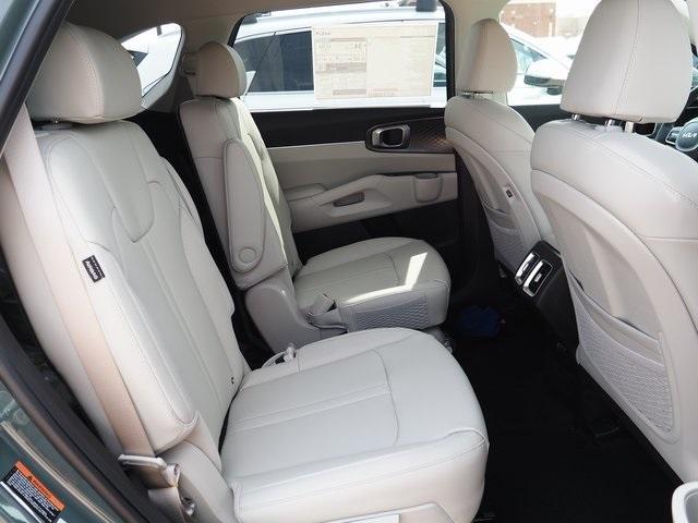 new 2025 Kia Sorento Hybrid car, priced at $43,340