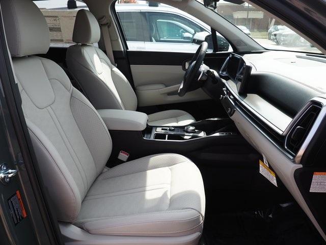 new 2025 Kia Sorento Hybrid car, priced at $43,340