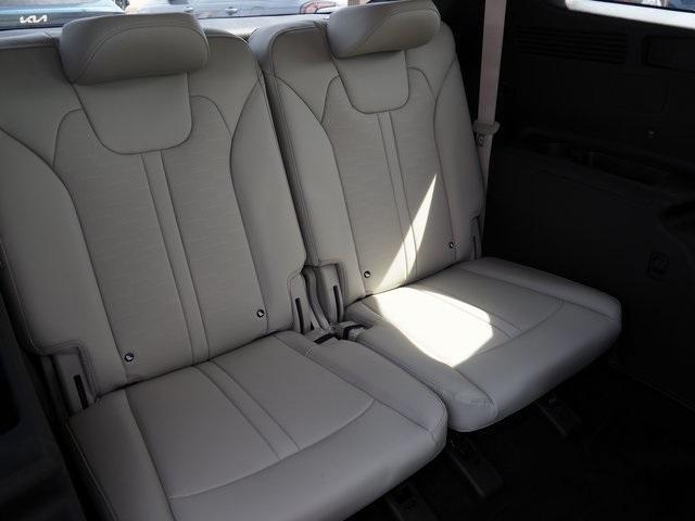 new 2025 Kia Sorento Hybrid car, priced at $43,340