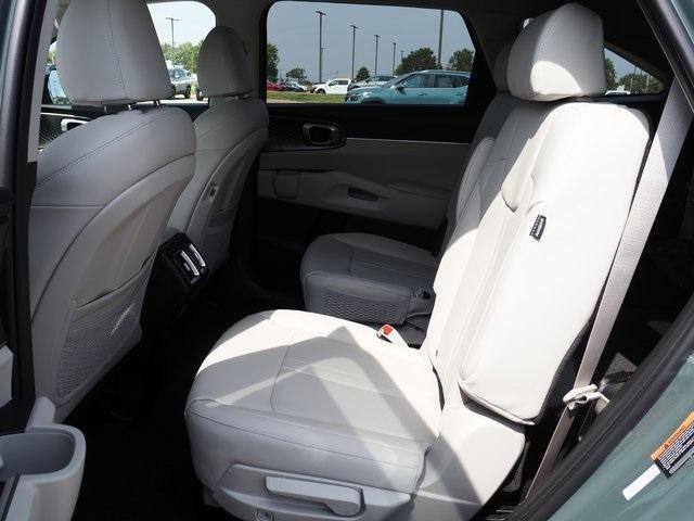 new 2025 Kia Sorento Hybrid car, priced at $43,340