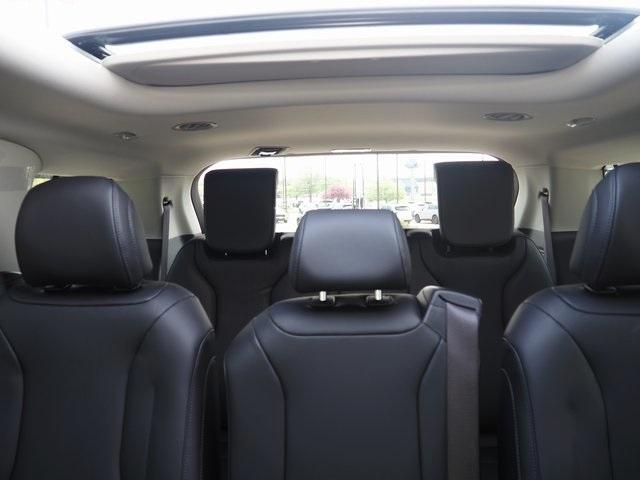 new 2025 Kia Carnival car, priced at $48,095