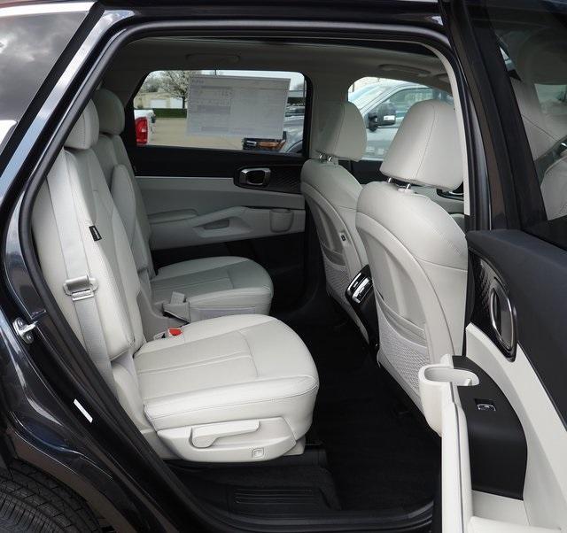 new 2025 Kia Sorento car, priced at $42,560