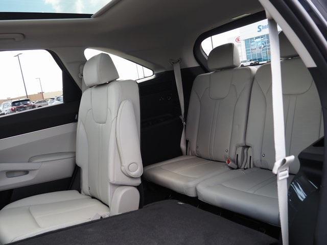 new 2025 Kia Sorento car, priced at $42,560