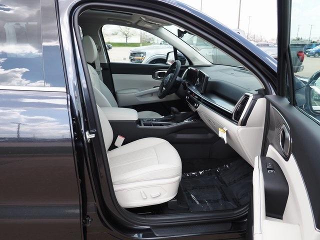 new 2025 Kia Sorento car, priced at $42,560