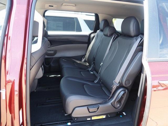 new 2025 Kia Carnival Hybrid car, priced at $42,530