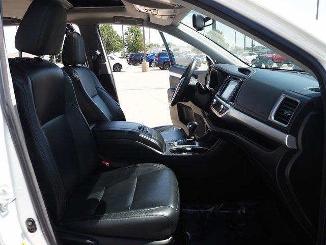 used 2016 Toyota Highlander car, priced at $19,885