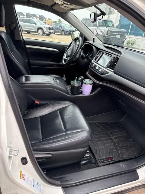 used 2016 Toyota Highlander car, priced at $20,850