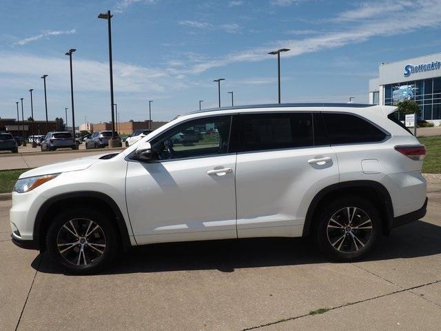 used 2016 Toyota Highlander car, priced at $19,885