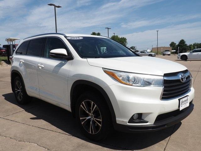 used 2016 Toyota Highlander car, priced at $19,885
