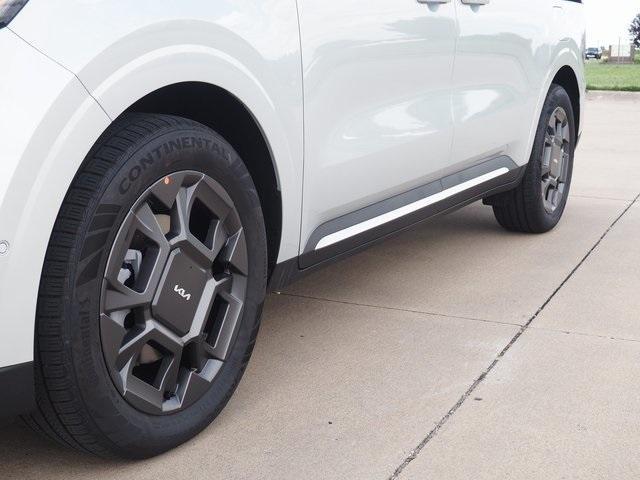 new 2026 Kia Carnival car, priced at $50,285