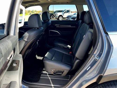 new 2025 Kia Telluride car, priced at $43,120