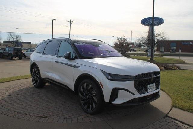 new 2025 Lincoln Nautilus car, priced at $63,455