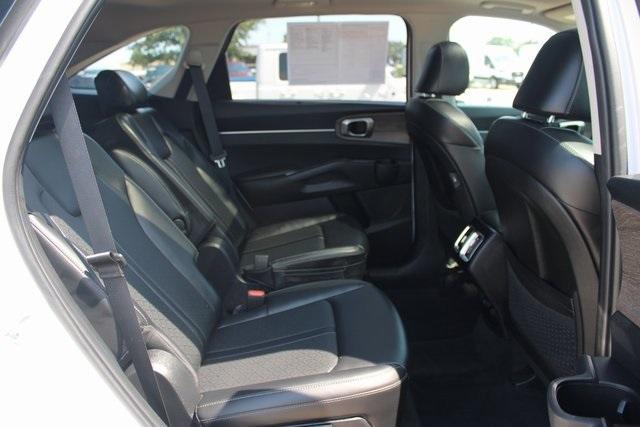 used 2023 Kia Sorento car, priced at $33,444