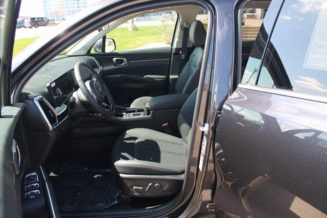 new 2025 Kia Sorento car, priced at $37,830