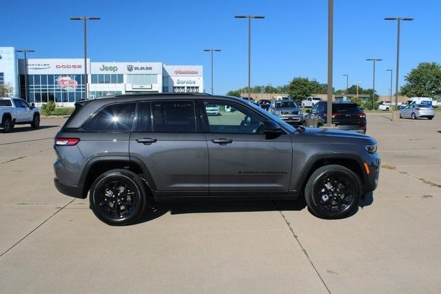 new 2024 Jeep Grand Cherokee car, priced at $43,358