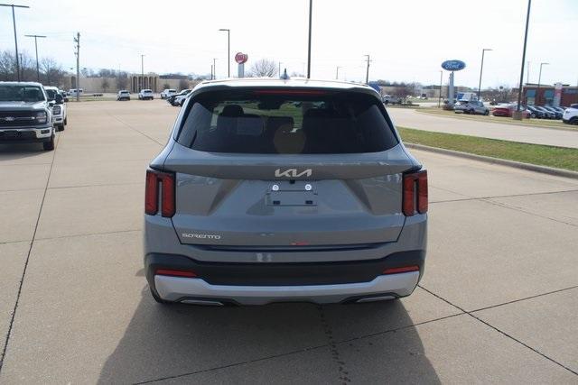 new 2025 Kia Sorento car, priced at $33,630