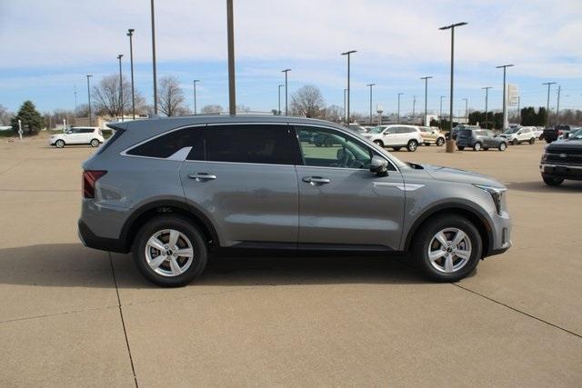 new 2025 Kia Sorento car, priced at $33,630
